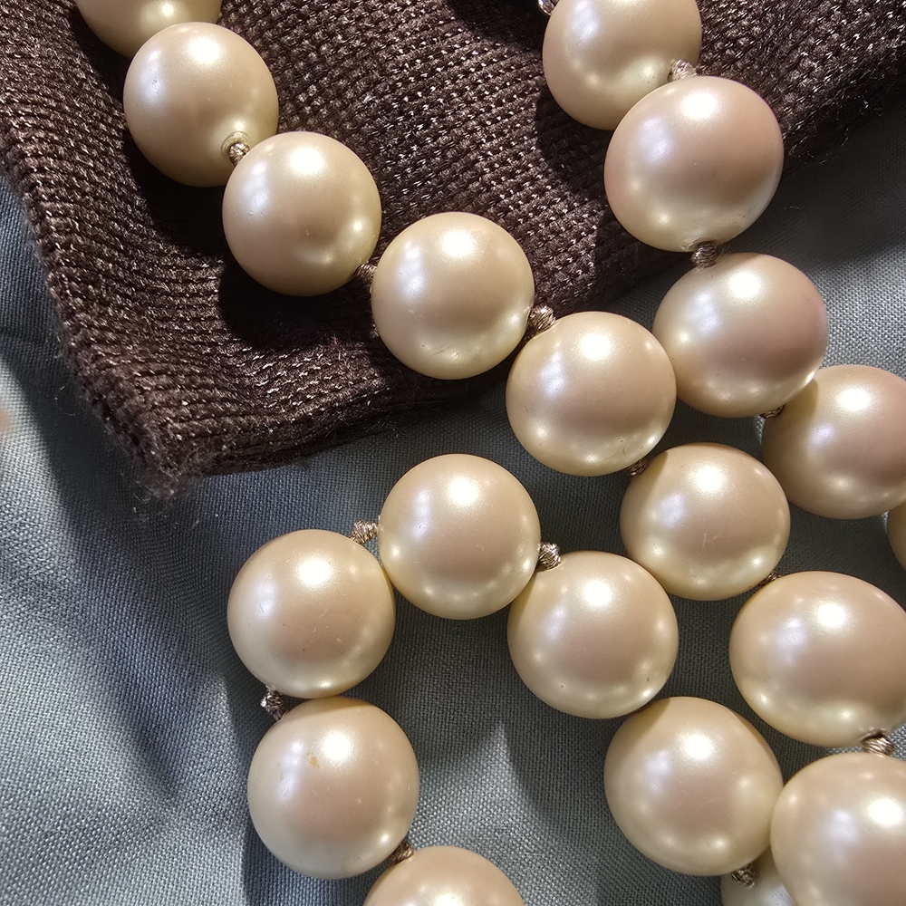 Vintage Kate Spade Pearl Necklace with Silver Bow-Coachella-Jewelry-Theme - Picture 5 of 7
